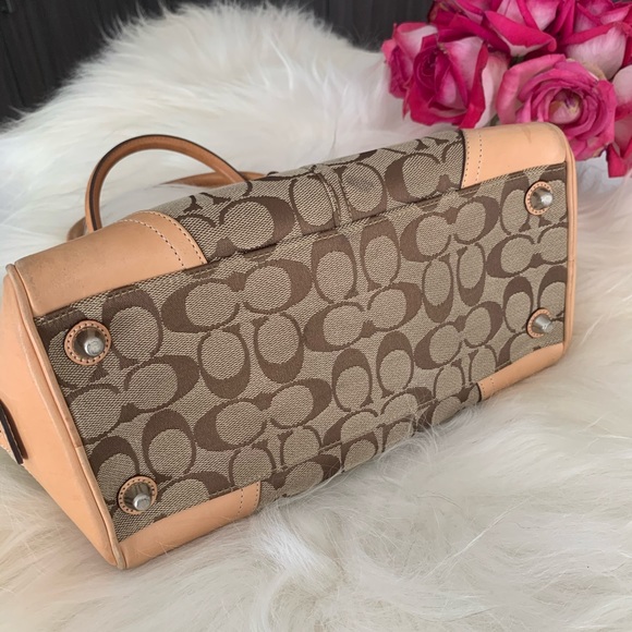 Classic Coach Top Handle Bag. Leather and Canvas. - Picture 4 of 4